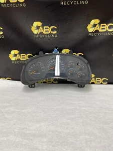 2003-2004 Chevy Trailblazer Speedometer Cluster Assembly OEM 208K 03-04 OEM - Picture 1 of 9