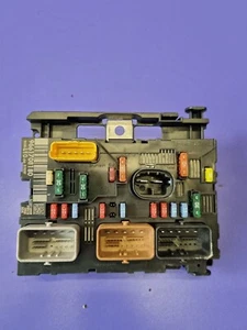 Citroen Peugeot 9661708180 BSM #1434 Fuse Box ECU - Picture 1 of 3