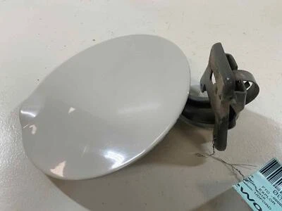 2002 - 2010 Ford Explorer White Suede WS Fuel Tank Door - Imagem 1 de 4