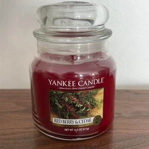 Yankee Candle Red Berry & Cedar 14.5 oz Tumbler Jar Candle Rare NEW - Picture 1 of 3