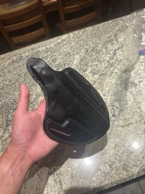 Bianchi Leather Pancake Holster 7/7L, Beretta 92F /96F, 3 Slot, RH - Image 1 of 4