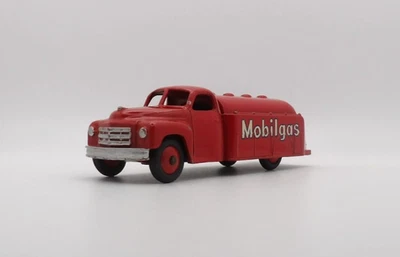 DINKY TOYS 440 STUDEBAKER MOBILGAS TANKER REPAINTED GOOD CONDITION UNBOXED. — 第 1/4 张图片