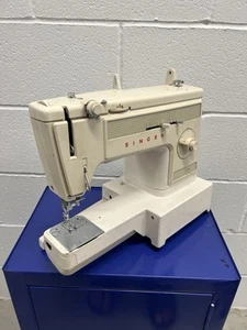 Singer Voll Zick-Zack Nähmaschine Freiarm Modell 1022 ungetestet - Bild 1 von 8