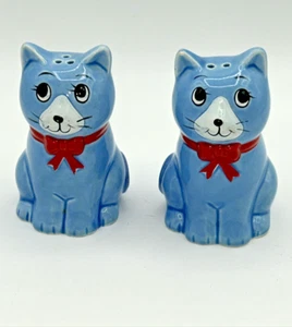 Vintage Katze Salz & Pfefferstreuer Keramik blau mit roter Schleife ROC Taiwan - Bild 1 von 11