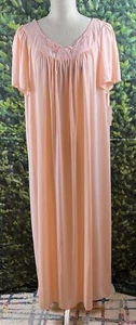 Miss Elaine Size:2X Women Classic Nightgown V- Neck Embroidered Details Peach - Picture 1 of 11