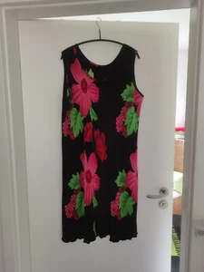 Damenkleid schwarz mit Blumen Größe 48 *TOP* - Bild 1 von 2