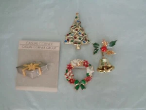Lot of (4) Christmas Brooch / Lapel / Hat Pins - Wreath - Tree - Gift - Bell - Picture 1 of 1