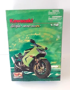Maisto Kawasaki Ninja ZX-10R 1:12 Scale Model Kit #39055 - Picture 1 of 3