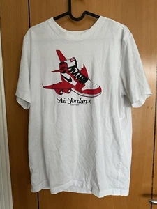 Air Jordan Grafikdruck Baumwolle T-Shirt weiß ""First in Flight"" Größe Medium - Bild 1 von 3