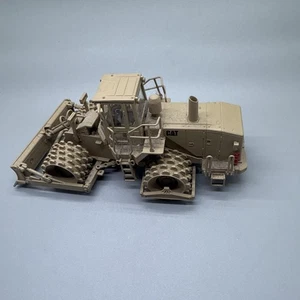 Compattatore terreno militare Norscot Caterpillar scala 1/50 815F 55254 MB - Foto 1 di 9