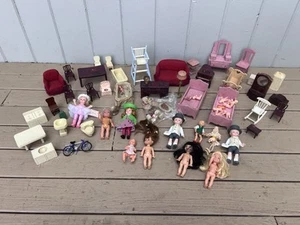 Vintage Sorpresa Casa Dolce Casa delle Bambole Mobili e Accessori Enorme Lotto Bambino - Foto 1 di 14