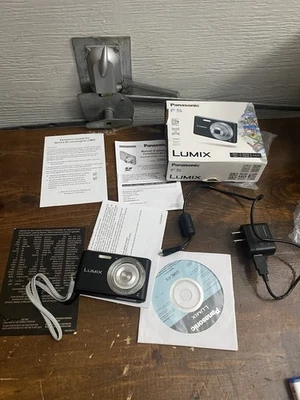 Lumix DMC-F5 14MP Black Digital Camera Digicam Like New Complete In Box 4GB SD - Image 1 of 4