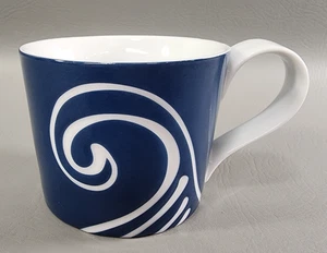 Starbucks 2008 Blue & White Incised Swirl Wave Kaffeebecher 13 oz. - Bild 1 von 6