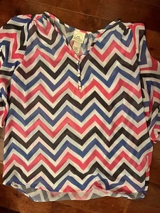 NWOT, Belle Du Jour Chevron Top Size: L - Picture 1 of 2