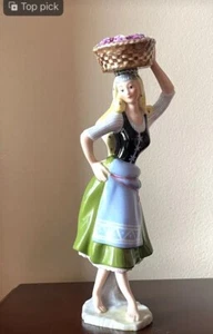 Douro Litoral Vista Alegre Porcelain Figurine Regional Costumes Collection.P3311 - Picture 1 of 5