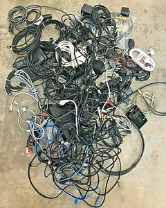 Electronic Lot chargers power cables - Picture 1 of 8