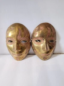 Maschera in ottone vintage da appendere al muro Martedì Grasso set di 2 - Foto 1 di 8