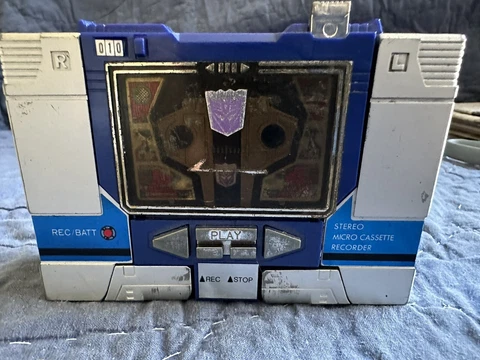 Soundwave 1984 Vintage Hasbro G1 Transformers Action Figure Toy Cover