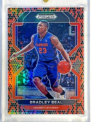 Selecciones del draft Prizm 2022-23 Bradley Beal Venom piel de serpiente Prizm SP #5 Foto 1 de 2