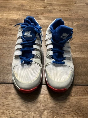 nike vapor 9.5 tour tennis shoes, Men 9 - Image 1 of 4