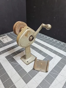 Vtg Speedo Sharpener Sharpener Central States St Louis PAT 1558194 W/ Bracket - Picture 1 of 12