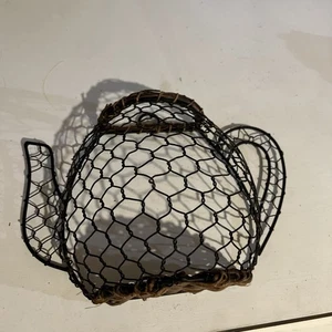 Drahtkorb Teekanne Wand Huhn Rattan Bauernhaus schwarz Cottagecore Korbgeflecht 3D - Bild 1 von 2