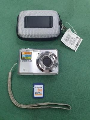 Fujifilm Finepix AX300 Digitalkamera Kompakt 14MP, 5x Optischer Zoom *Top* - Bild 1 von 4