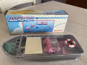 Set Scuola Sailing Case a forma di barca Maricart vintage anni 90 nuovo in box - Picture 1 of 9