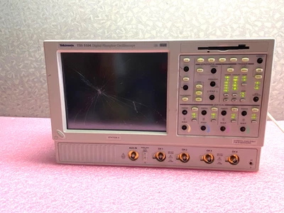 Osciloscopio digital de fósforo Tektronix TDS5104 1 GHz 5 GS/s DPO Foto 1 de 4