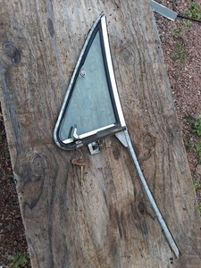 1971 - 1977 Dodge Van Sportsman Tradesman? Passenger Right Side Vent Wing Window - Picture 1 of 19