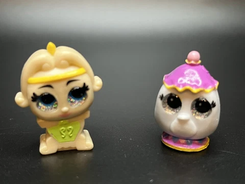 Disney Doorables-Series 1- Beauty & Beast-Common-Mrs. Potts Wardrobe Cover