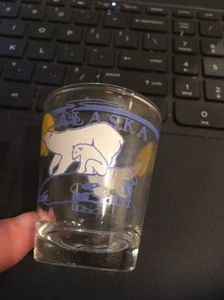 Vaso de chupito de recuerdo ALASKA, ¡con osos polares! - Imagen 1 de 3