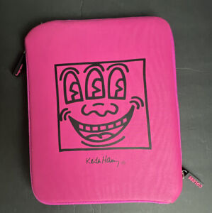 Étui iPad Keith Haring Colors monstre trois yeux rose fuscia