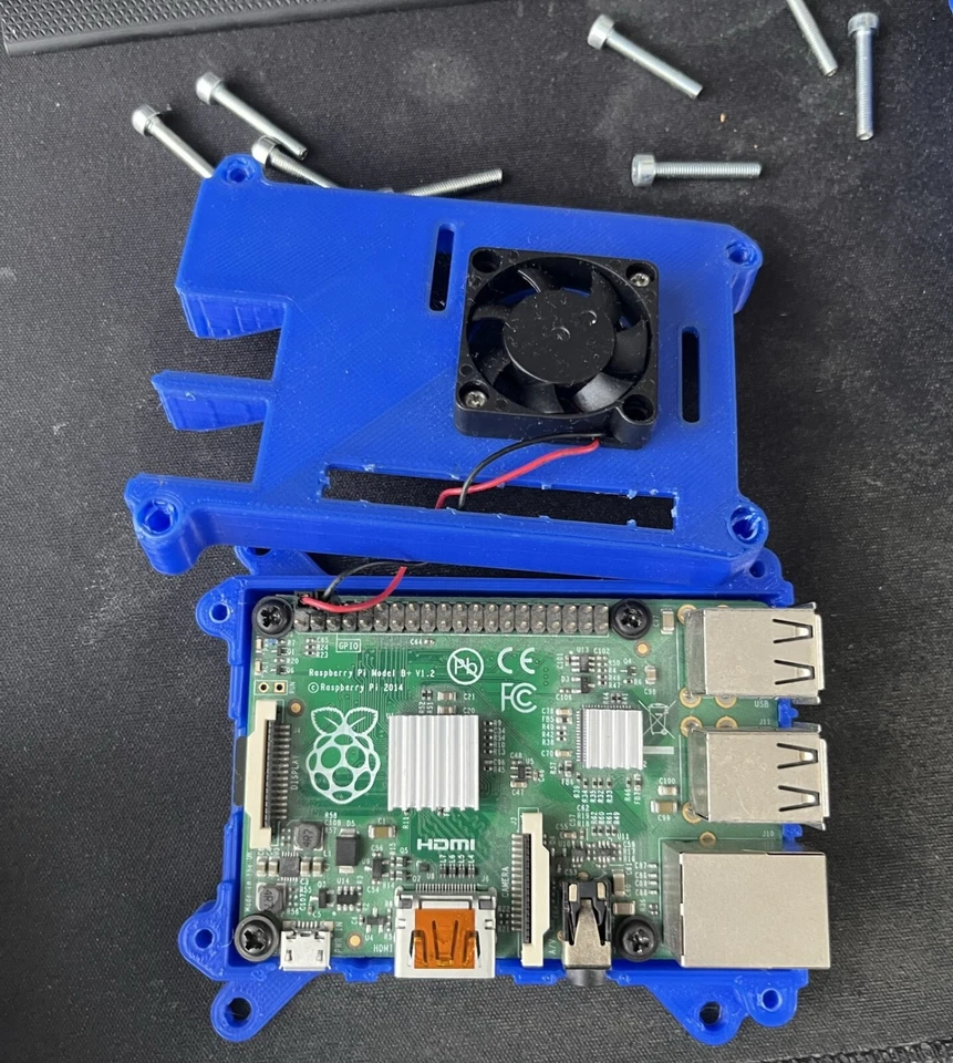 Raspberry Pi Model B+ V.1.2 mit Zubehör: Case, SD Karte, Kamera, Lüfter - Bild 1 von 4