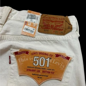 NWT Levi's Men's Cream 501 Original Fit JeansSize 32 x 30Straight leg - Picture 1 of 5