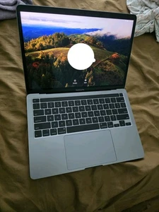 MacBook Pro 2020 13" 2.3GHz intel i7 | 16GB RAM 1TB SSD|Touchbar | MDM LCK READ - Afbeelding 1 van 7