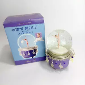 2002 Hallmark Olympic Medalist Tara Lipinski Musical Snow Globe - Picture 1 of 6