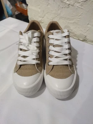 Women's Rocket Dog Cheery Platform Sneakers. Size 9.5 - Image 1 of 4