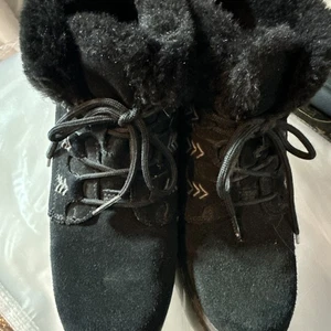 Sporto Insulated Women Black Suede Fur Tream Laced Up Ankle Boots Size 7.5 M - Picture 1 of 5
