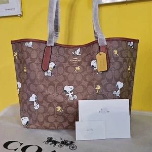 CF166~Snoopys Printed Handbag Signature Canvas - Picture 1 of 10