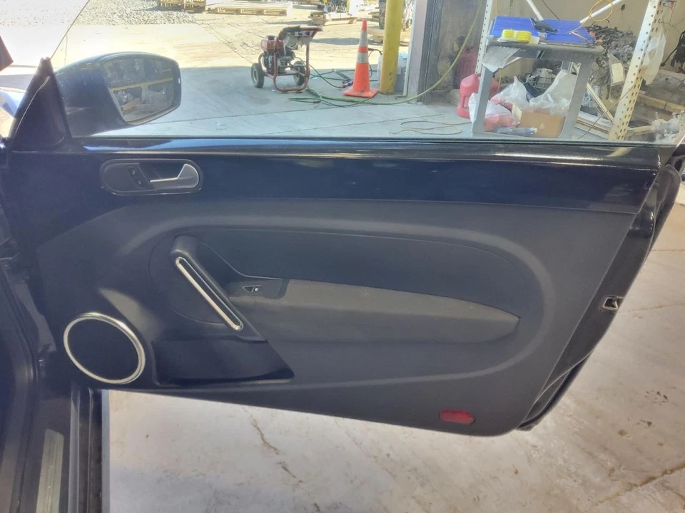 VW BEETLE    2013 Front Door Trim Panel 576430 Foto 1 de 1