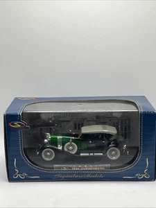 1934 Duesenberg Black & Green 1:32 Scale by SIGNATURE MODELS - Picture 1 of 10