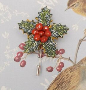 Christmas HOLLY & BERRIES WREATH PIN Festive Lapel Brooch HANDMADE HAND PAINTED