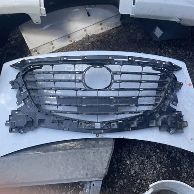 MAZDA 3 2017-2018 parrilla deportiva OEM Foto 1 de 2