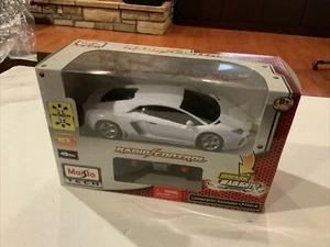 R/C LAMBORGHINI Aventador LP700-4 1/24 WHITE Maisto Radio Control 49mhz - Picture 1 of 4