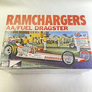 MPC Ramchargers AA Fuel Anteriore Motore Dragster 1/25 Plastica Model Kit #940 NUOVO A - Foto 1 di 11