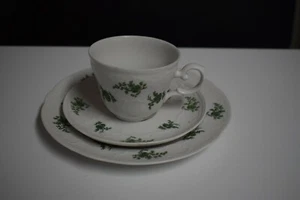 Seltmann Weiden Bavaria Porzellan grüne Rosen Ranke geprägter Rand Kaffeegedeck - Bild 1 von 2