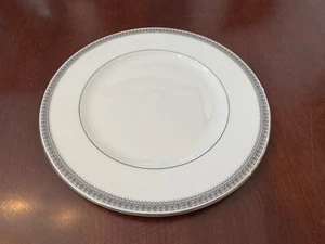 Royal Doulton Ravenswood China: Luncheon Plates Set of 6 - Picture 1 of 4