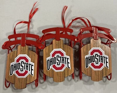 Ohio State Buckeyes NCAA Vintage Trineo de Metal Árbol de Navidad Adorno IMPERFECTO Foto 1 de 4