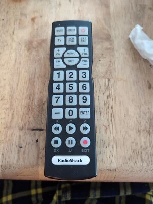 RADIO SHACK BIG BUTTON REMOTE CONTROL 15-310 UNIVERSAL LARGE VISION AID - Image 1 of 4
